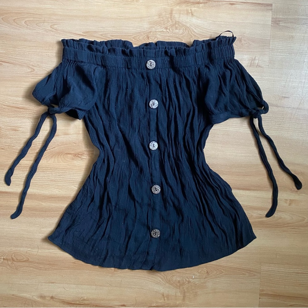 Off-shoulder Creped Blouse